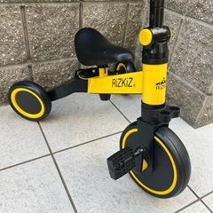 子ども用の三輪車の画像