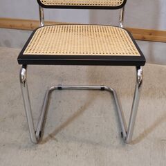 マルセル・ブロイヤー(Marcel Breuer)によってデザインされた名作椅子”Cesca Chair(チェスカチェア)”。弾力性のある快適な座り心地のダイニングチェア♪/リプロダクト商品の画像