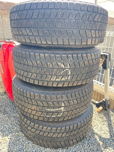 中古のタイヤ、冬に1回だけ使ったものです