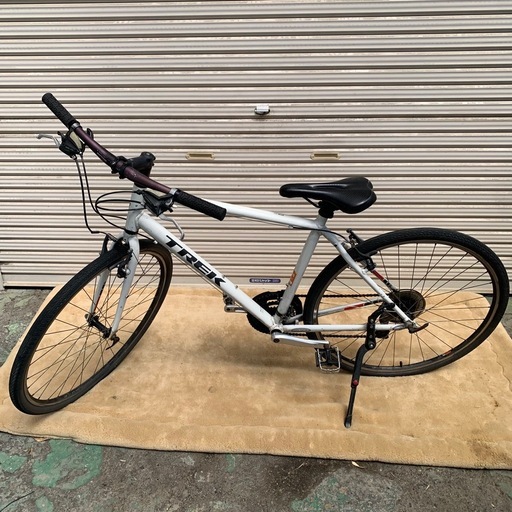 F511 TREK クロスバイク　自転車　