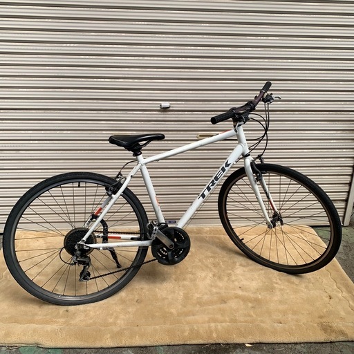 F511 TREK クロスバイク　自転車　