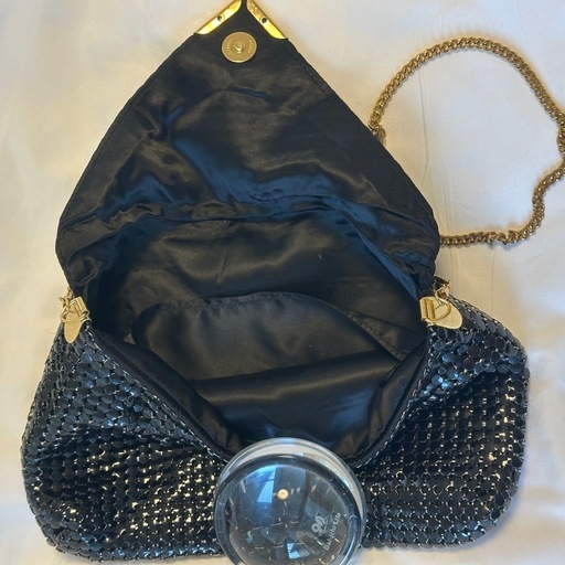 黒メタルメッシュバッグ　ゴールド金具付き