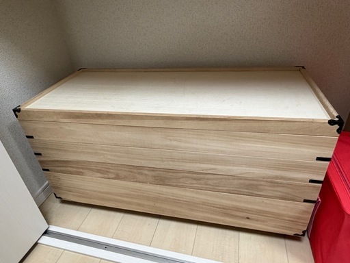 【受取り予定者決定】キャスター付き4段 桐  衣装箱