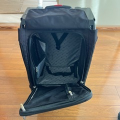 座れるキャリーバックZUCA【引き取り限定】の画像