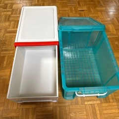 収納引き出しと収納ボックスの画像