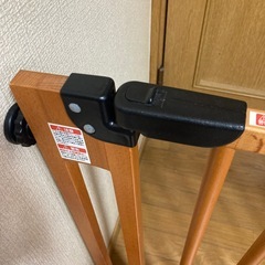 【決まりました、ありがとうございます】お部屋に馴染む木製タイプのベビーゲートの画像