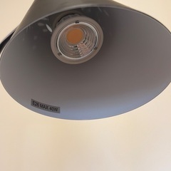 フロアランプ　ブラック　E26電球付きの画像