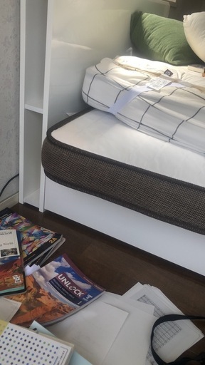 IKEA BED イケアのベッドフレームとマットレス 
