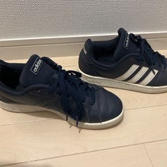 adidas 24.5の画像