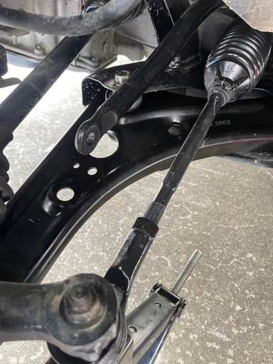 車部品交換メンテ。
