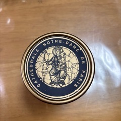キャンドル　ノートルダム大聖堂　パリ　フランスの画像