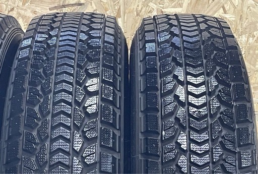 美品　希少サイズ　6.5J +25  R16 スタッドレス　PCD139.7 235/80R16 ナロー車に！　ランクル　ランドクルー