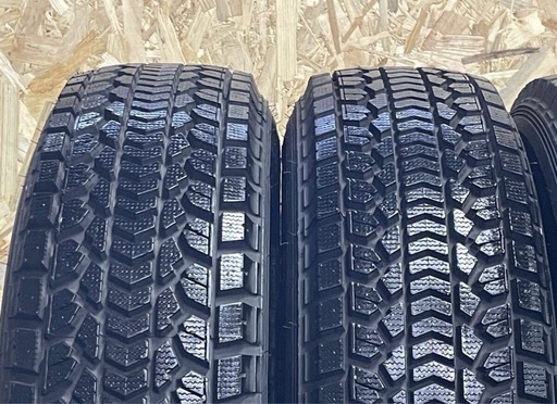 美品　希少サイズ　6.5J +25  R16 スタッドレス　PCD139.7 235/80R16 ナロー車に！　ランクル　ランドクルー