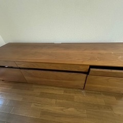 テレビボードの画像