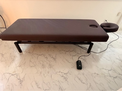 【美品】電動昇降マッサージベッド ダークブラウン 有孔タイプ