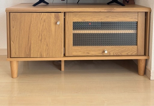 【ほぼ未使用品】北欧風　ガラス扉付きテレビ台　