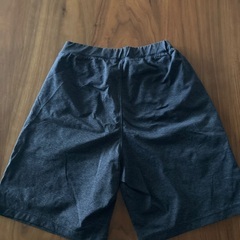 男子半ズボン濃グレー　サイズ150の画像