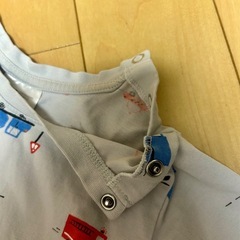 武蔵小杉★ オマケ付き★ H&M ベビー服 ベビーパジャマ サイズ90cm のりもの グレーの画像