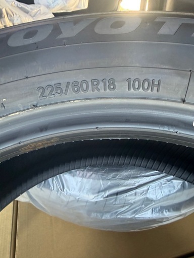 TOYOタイヤ　225/60R18 100H 4本セット　
走行5キロ未満