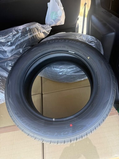 TOYOタイヤ　225/60R18 100H 4本セット　
走行5キロ未満