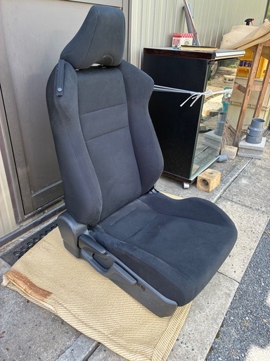 86  ZN6 のシート　事務椅子や座椅子、ゲーミングに。