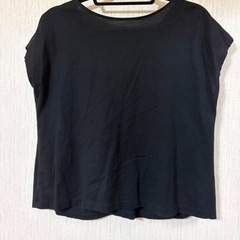 黒　トップスの画像