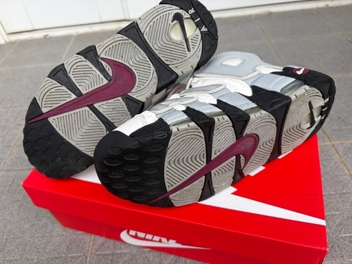 NIKE モアアップテンポ