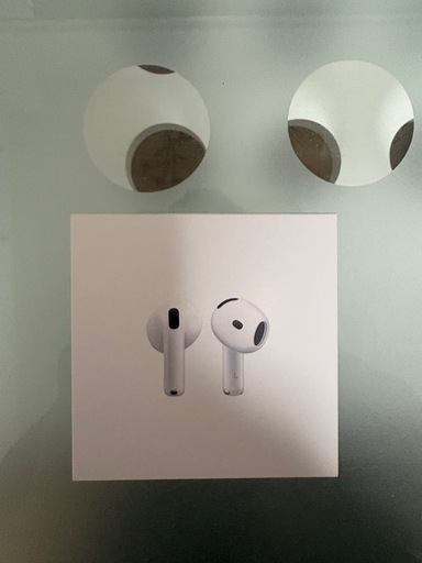 Apple AirPods 4
