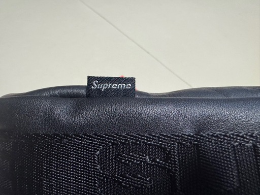 Supreme  Leather shoulder bag