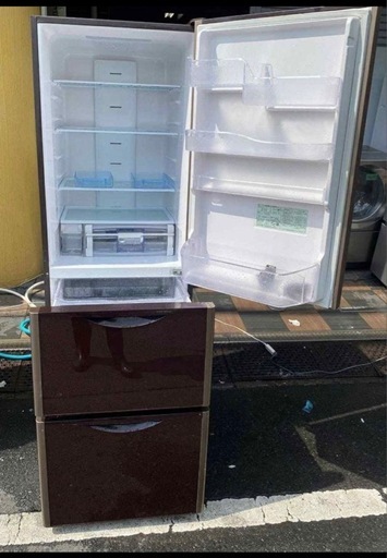 日立の3ドア冷凍冷蔵庫