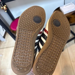 モーブス　スニーカーの画像