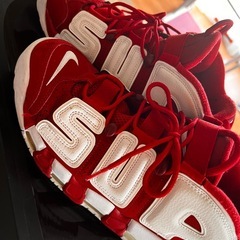 【シュプテン/モアテン】Supreme × Nike Air More Uptempo    28.5cmの画像