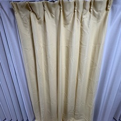 美品⭐︎黄色のカーテンの画像