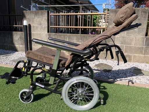 リクライニング機能付き介助用車椅子