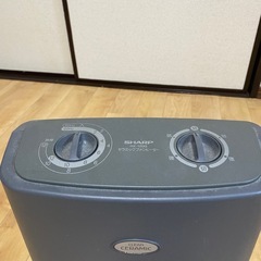 SHARPのセラミックヒーターの画像