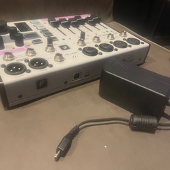 【美品】デジタルミキサー FLOW8    箱有りの画像