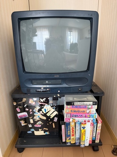 ブラウン管テレビ＆VHSテープ (ru) 裾野のテレビ《ブラウン管テレビ 