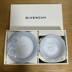 GIVENCHY　シチュー皿セットの画像