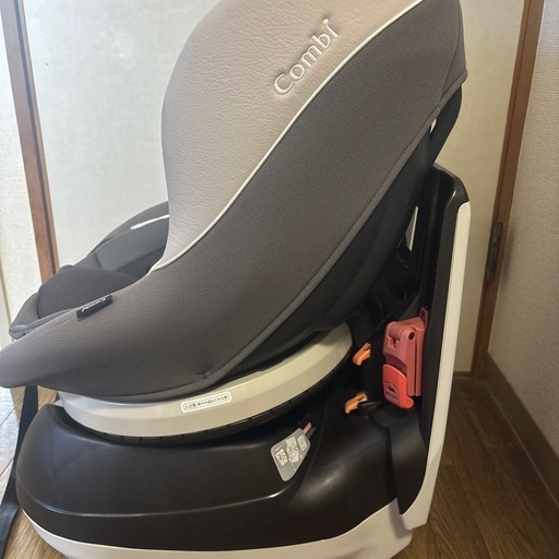 combi チャイルドシート 