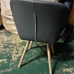 お洒落なダイニングチェアの画像