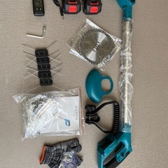 新品未使用✨ 草刈り機 充電式 芝刈り機 コードレス　家庭用 軽量　替刃4種類　バッテリー付きの画像
