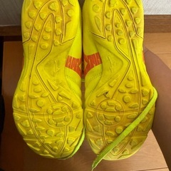 サッカー　トレーニングシューズ　22.5cmの画像