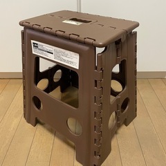 フォールディングステップスツールの画像
