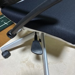 オフィスチェアー 背面メッシュ 高さ調節可能
の画像