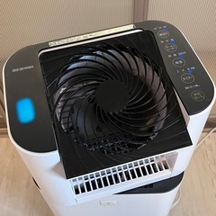 2022年製 アイリスオーヤマ サーキュレーター式衣類乾燥除湿機 KIJDC-N50-Wの画像