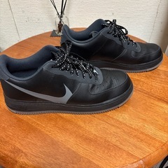 エアフォース1'07 LV8 3  
サイズ27.5cmの画像