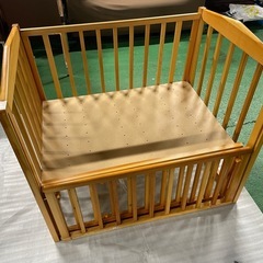 ベビーベッドの画像
