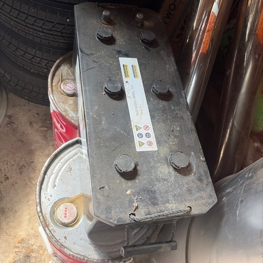 バッテリー12V130Ah1000A  2025年5月購入，ほぼ使わないでした，
