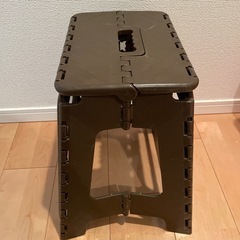 〈条件付き〉高めの折り畳みステップ　脚立の画像
