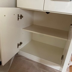 食器棚の画像